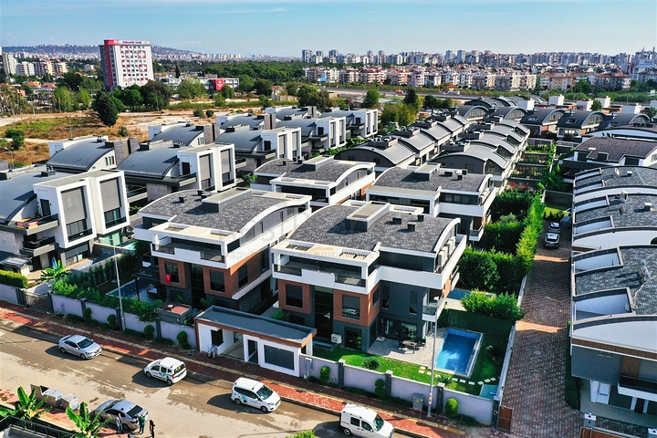 Villa mit 5+1 Grundriss im Stadtteil Mollayusuf - Antalya 