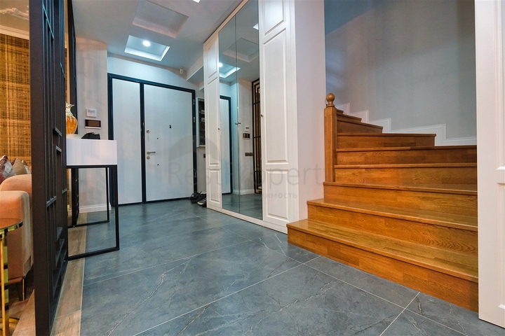 Villa mit 5+1 Grundriss im Stadtteil Mollayusuf - Antalya 