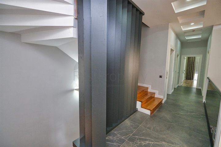 Villa mit 5+1 Grundriss im Stadtteil Mollayusuf - Antalya 