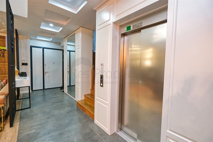 Villa mit 5+1 Grundriss im Stadtteil Mollayusuf - Antalya 