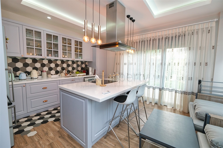 Villa mit 5+1 Grundriss im Stadtteil Mollayusuf - Antalya 