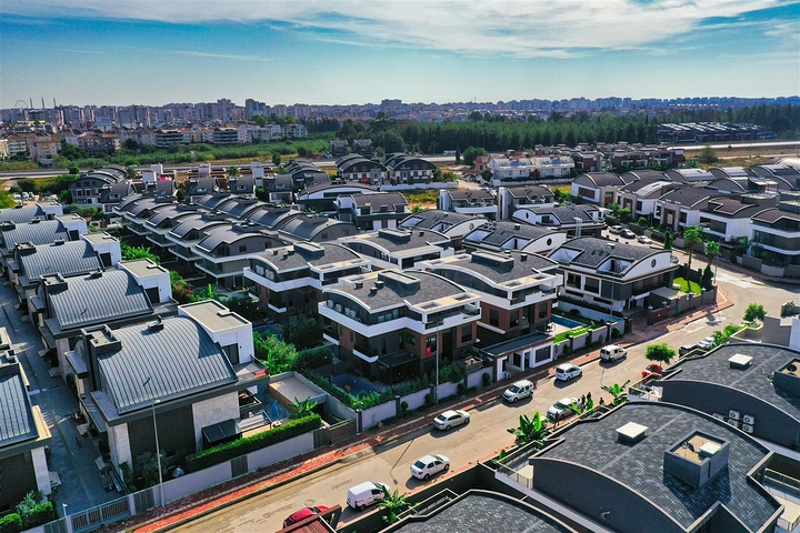 Villa mit 5+1 Grundriss im Stadtteil Mollayusuf - Antalya 