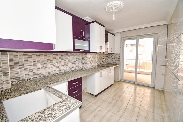 Wohnung mit 3+1 Grundriss im Wohnbezirk Uschgen - Antalya 