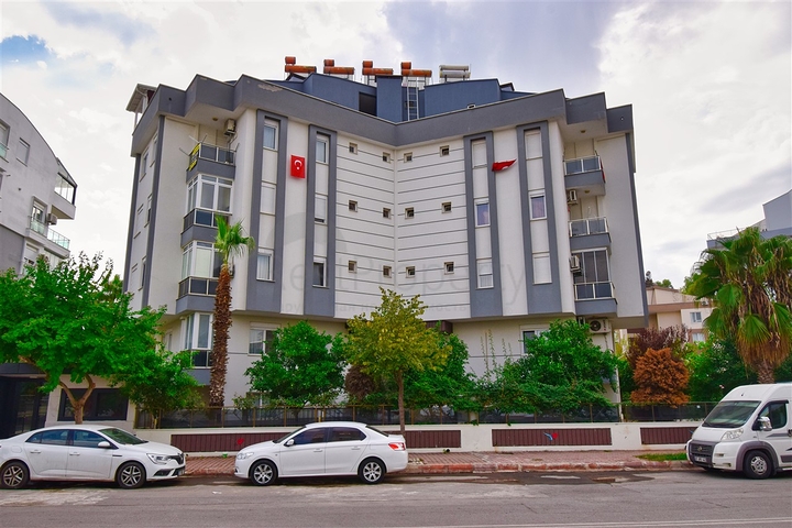 5+1 Duplex-Wohnung in der Nachbarschaft von Mollayusuf - Antalya 