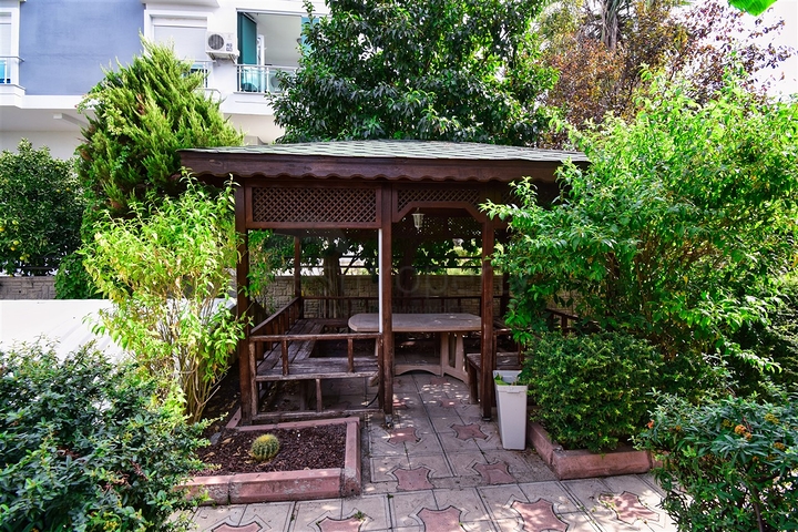 5+1 Duplex-Wohnung in der Nachbarschaft von Mollayusuf - Antalya 