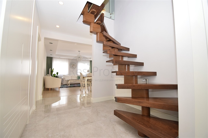 5+1 Duplex-Wohnung in der Nachbarschaft von Mollayusuf - Antalya 