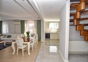 5+1 Duplex-Wohnung in der Nachbarschaft von Mollayusuf - Antalya 