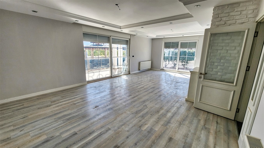 Villa mit 5+1 Grundrissen in der Region Doshemealty - Antalya 