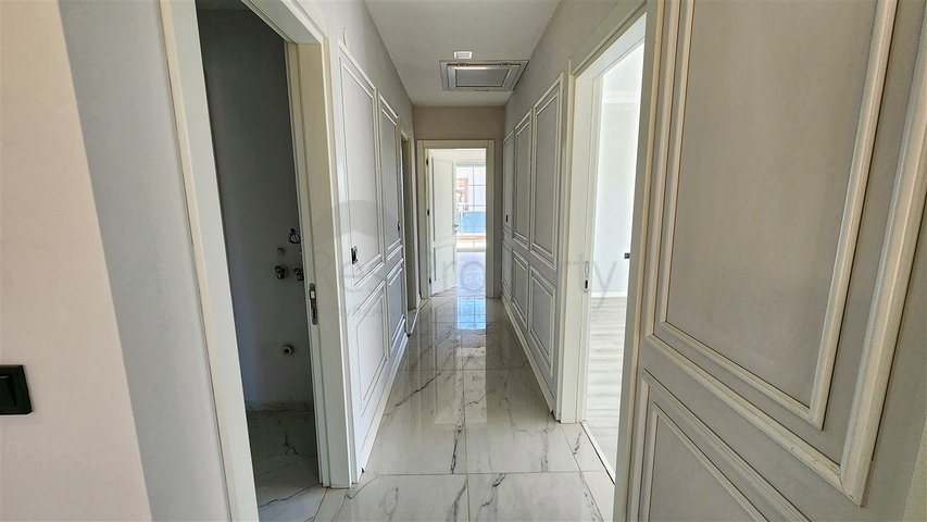 Villa mit 5+1 Grundrissen in der Region Doshemealty - Antalya 