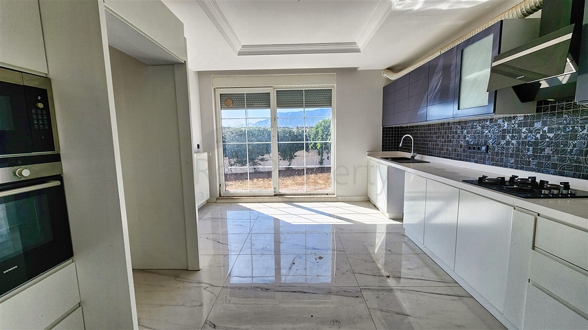 Villa mit 5+1 Grundrissen in der Region Doshemealty - Antalya 