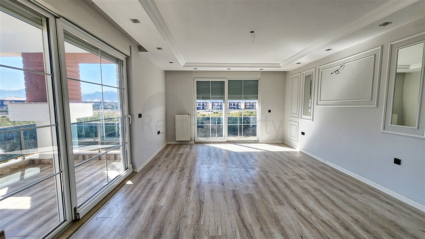 Villa mit 5+1 Grundrissen in der Region Doshemealty - Antalya 