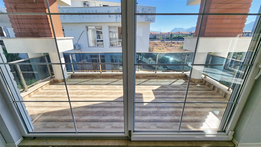 Villa mit 5+1 Grundrissen in der Region Doshemealty - Antalya 