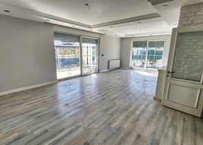 Villa mit 5+1 Grundrissen in der Region Doshemealty - Antalya 