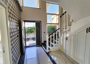 Villa mit 5+1 Grundrissen in der Region Doshemealty - Antalya 