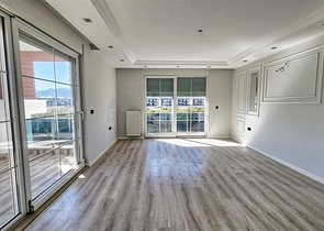 Villa mit 5+1 Grundrissen in der Region Doshemealty - Antalya 