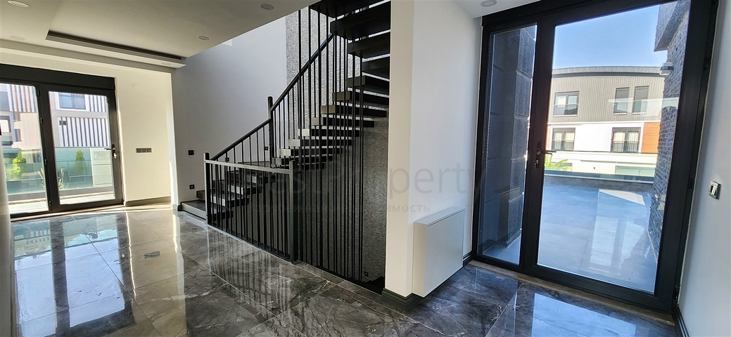 5+1-Villa in der Wohngegend Güzeloba - Antalya 