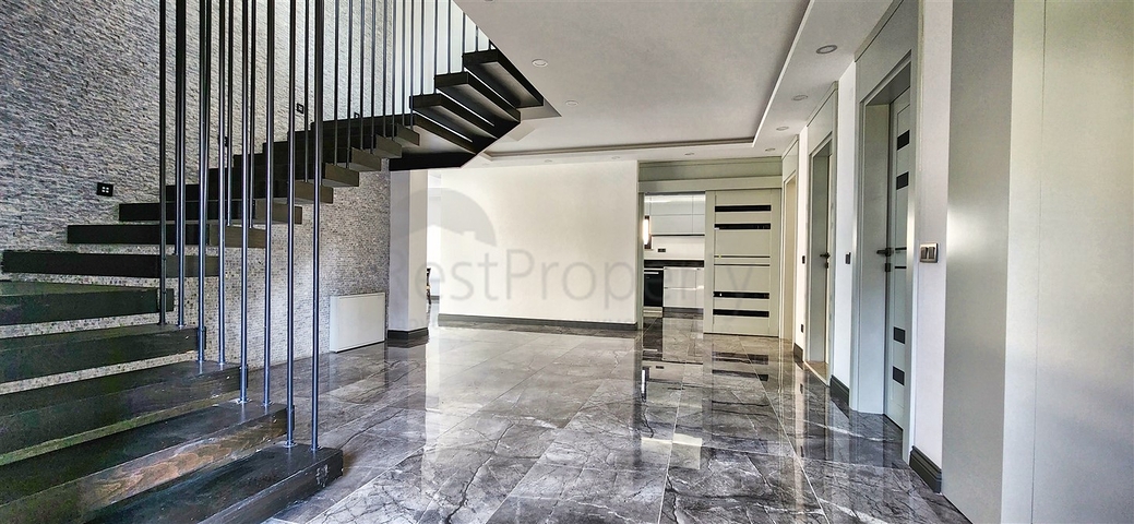 5+1-Villa in der Wohngegend Güzeloba - Antalya 