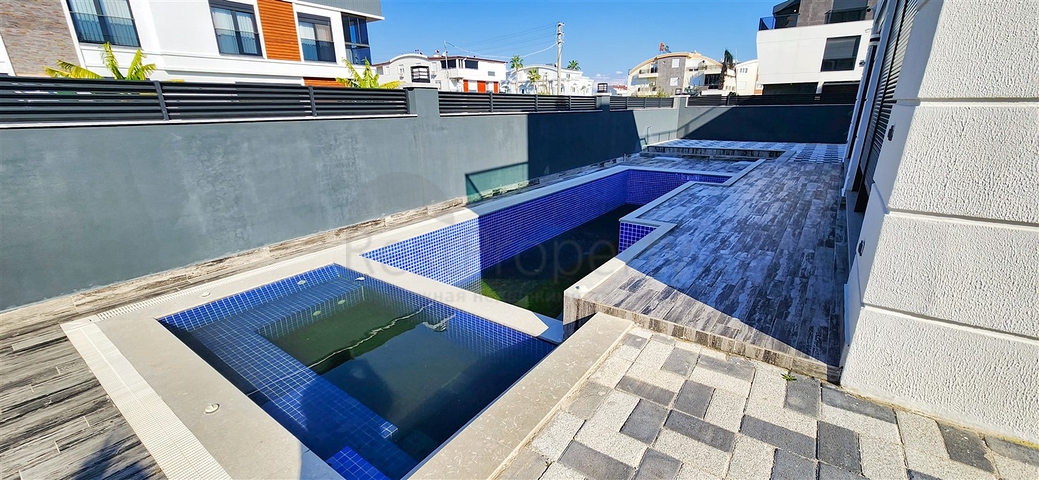 5+1-Villa in der Wohngegend Güzeloba - Antalya 