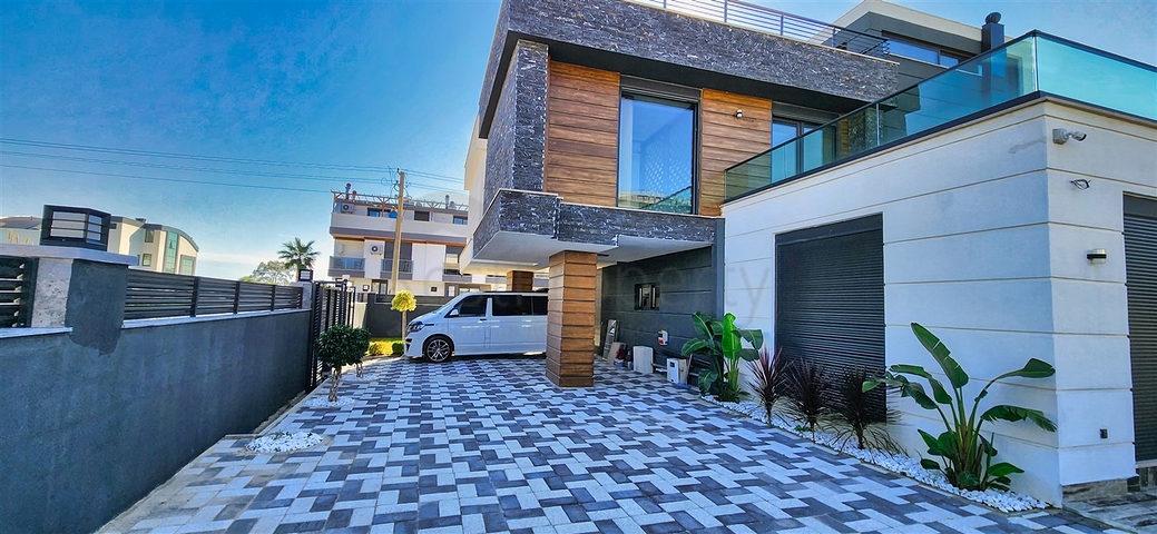 5+1-Villa in der Wohngegend Güzeloba - Antalya 