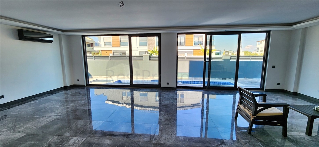 5+1-Villa in der Wohngegend Güzeloba - Antalya 