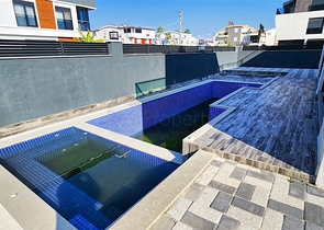 5+1-Villa in der Wohngegend Güzeloba - Antalya 