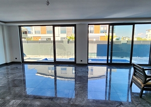 5+1-Villa in der Wohngegend Güzeloba - Antalya 