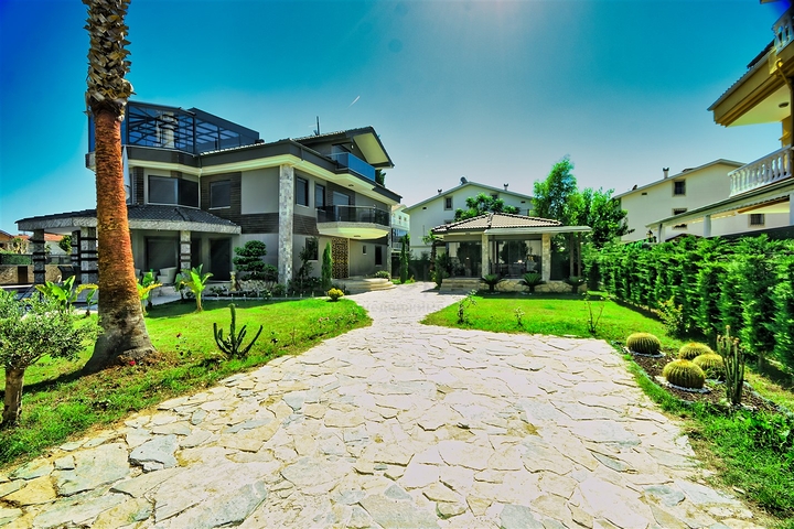 Villa mit 7+1 Grundriss in Belek - Antalya  Villa mit 7+1 Grundriss in Belek - Antalya