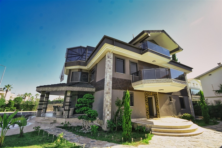 Villa mit 7+1 Grundriss in Belek - Antalya  Villa mit 7+1 Grundriss in Belek - Antalya