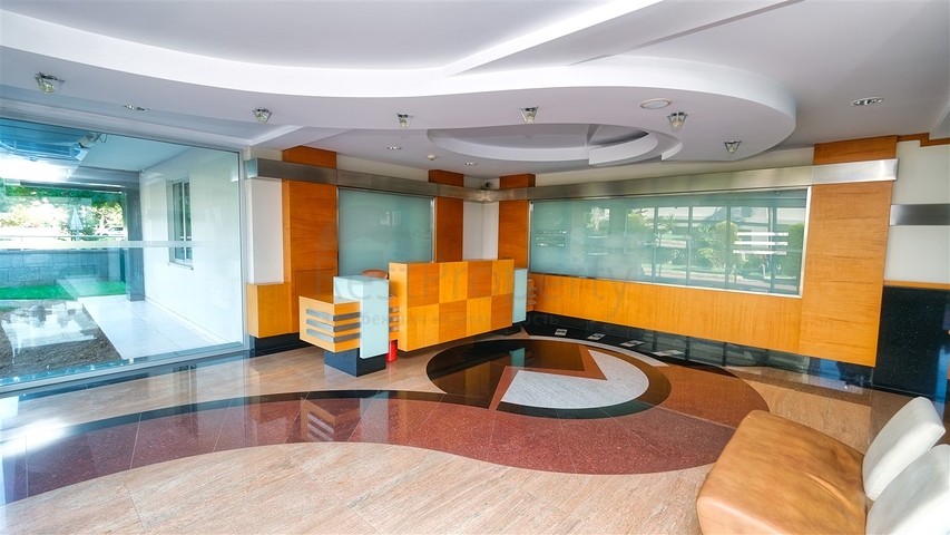 Apartment mit 3+1 Grundriss im Stadtteil Yesilbahce von Antalya 