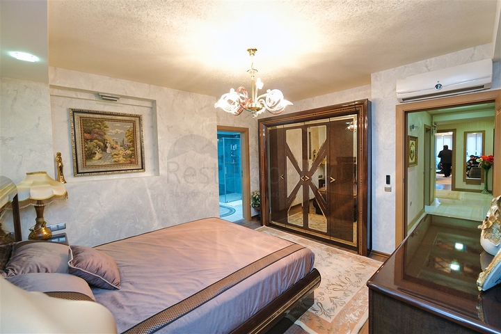 Apartment mit 3+1 Grundriss im Stadtteil Yesilbahce von Antalya 