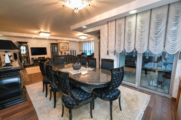 Apartment mit 3+1 Grundriss im Stadtteil Yesilbahce von Antalya 