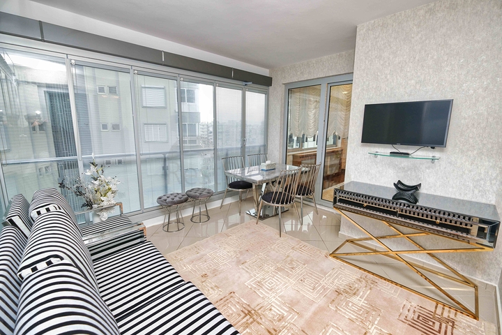 Apartment mit 3+1 Grundriss im Stadtteil Yesilbahce von Antalya 