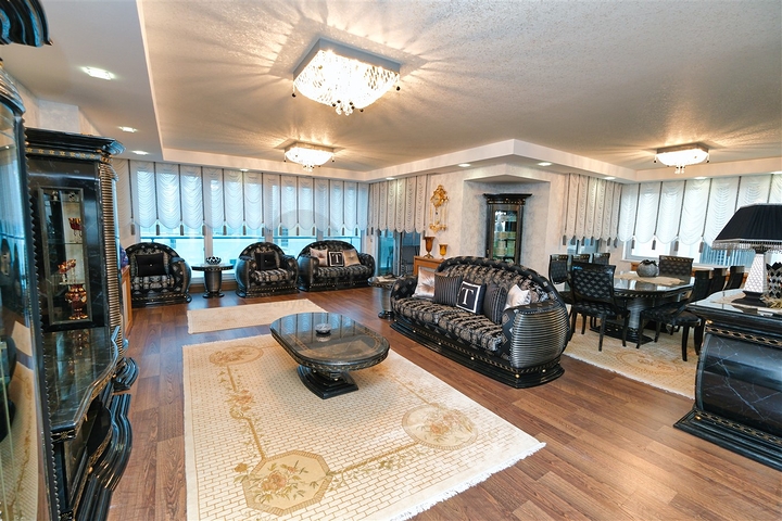 Apartment mit 3+1 Grundriss im Stadtteil Yesilbahce von Antalya 