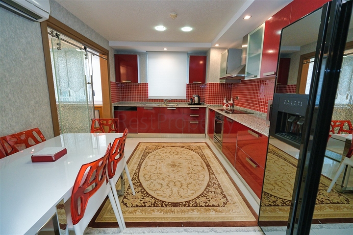 Apartment mit 3+1 Grundriss im Stadtteil Yesilbahce von Antalya 