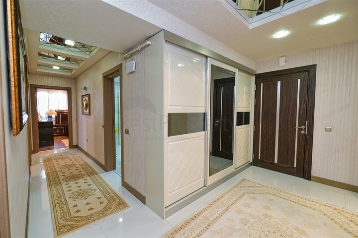 Apartment mit 3+1 Grundriss im Stadtteil Yesilbahce von Antalya 