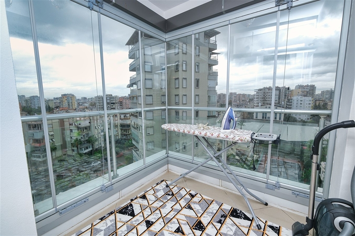 Apartment mit 3+1 Grundriss im Stadtteil Yesilbahce von Antalya 