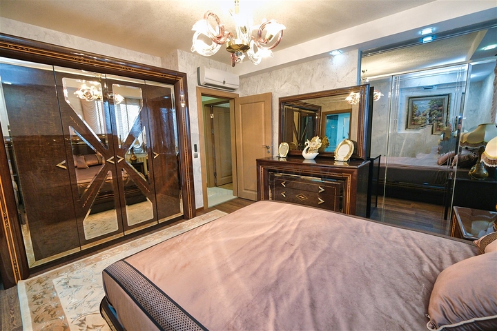 Apartment mit 3+1 Grundriss im Stadtteil Yesilbahce von Antalya 