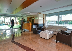 Apartment mit 3+1 Grundriss im Stadtteil Yesilbahce von Antalya 