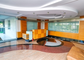 Apartment mit 3+1 Grundriss im Stadtteil Yesilbahce von Antalya 