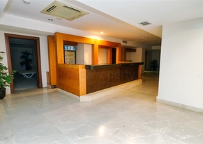 Apartment mit 3+1 Grundriss im Stadtteil Yesilbahce von Antalya 