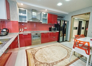 Apartment mit 3+1 Grundriss im Stadtteil Yesilbahce von Antalya 