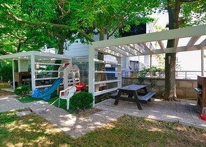 Apartment mit 3+1 Grundriss im Stadtteil Yesilbahce von Antalya 