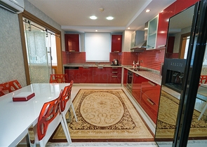 Apartment mit 3+1 Grundriss im Stadtteil Yesilbahce von Antalya 