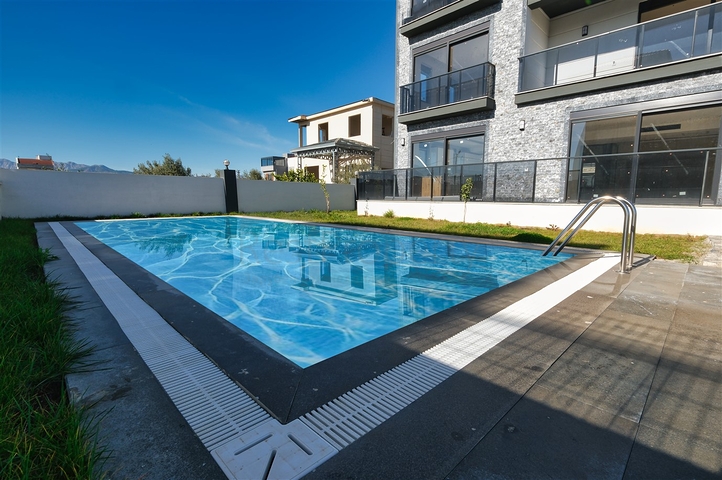 Villa mit 5+1 Grundrissen in der Region Doshemealty - Antalya 