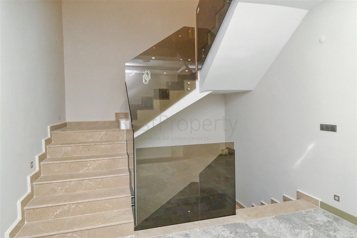 Villa mit 7+1 Grundriss in der Wohngegend Aydinlık - Antalya  Villa mit 7+1 Grundriss in der Wohngegend Aydinlık - Antalya