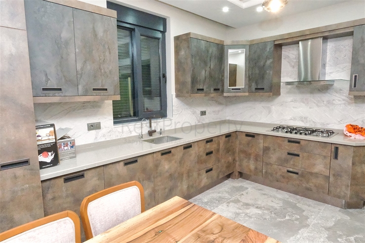 Villa mit 7+1 Grundriss in der Wohngegend Aydinlık - Antalya  Villa mit 7+1 Grundriss in der Wohngegend Aydinlık - Antalya
