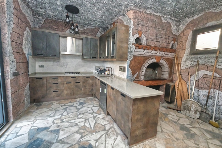 Villa mit 7+1 Grundriss in der Wohngegend Aydinlık - Antalya  Villa mit 7+1 Grundriss in der Wohngegend Aydinlık - Antalya