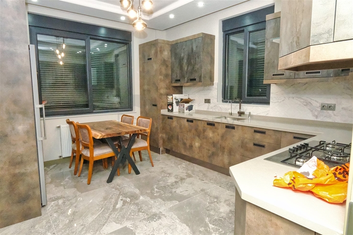 Villa mit 7+1 Grundriss in der Wohngegend Aydinlık - Antalya  Villa mit 7+1 Grundriss in der Wohngegend Aydinlık - Antalya