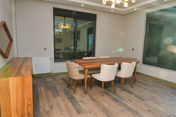 Villa mit 7+1 Grundriss in der Wohngegend Aydinlık - Antalya  Villa mit 7+1 Grundriss in der Wohngegend Aydinlık - Antalya