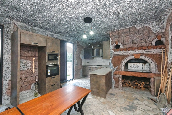 Villa mit 7+1 Grundriss in der Wohngegend Aydinlık - Antalya  Villa mit 7+1 Grundriss in der Wohngegend Aydinlık - Antalya
